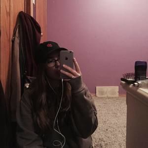 Meet your Posher, Haylee